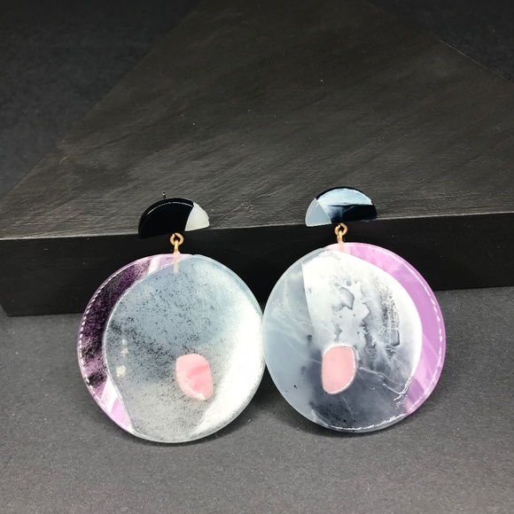 CLOSET REHAB Jewelry - 🆑 Purple and Black Round Drop Earrings